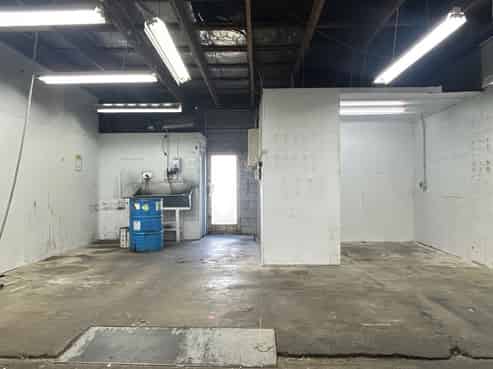 Profile corner site - premium city fringe