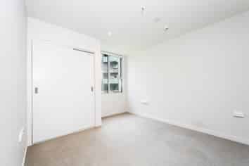204/27 Don Mckinnon Drive, Albany