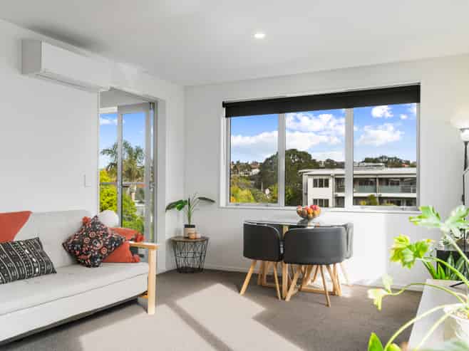 C2/30 Bute Road, Browns Bay