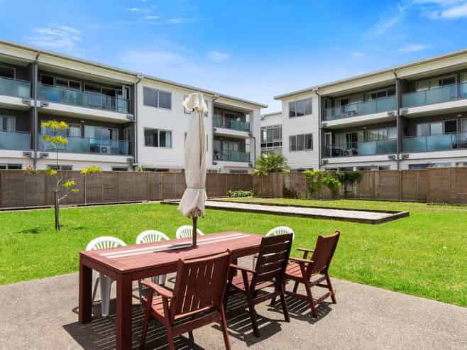 C2/30 Bute Road, Browns Bay