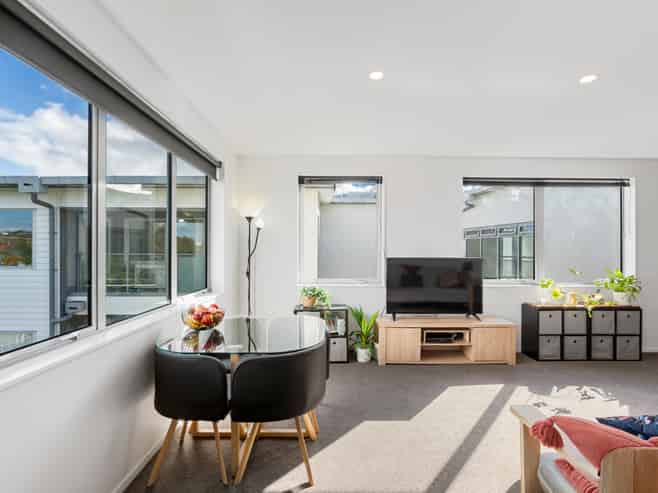 C2/30 Bute Road, Browns Bay