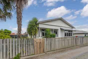 913 Nelson Street North, Mahora