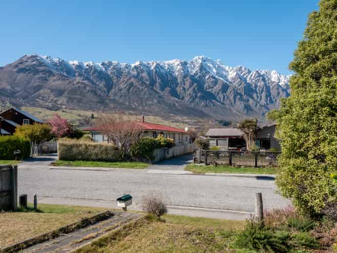 35 Remarkables Crescent, Frankton