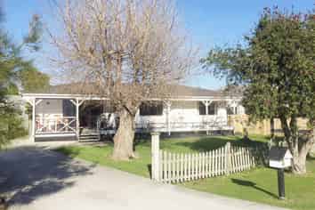 19 Fourth View Avenue, Beachlands