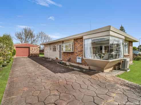53 Treadwell Street, Springvale