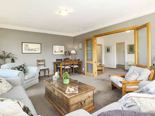16 Littlebourne Road, Roslyn