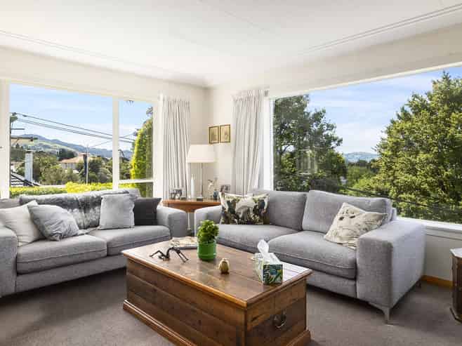16 Littlebourne Road, Roslyn