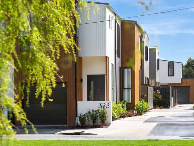 Unit 10/323 Riverside Drive, Waterloo