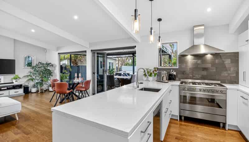 102 Walmer Road, Point Chevalier