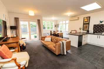 2 Akatea Street, Berhampore