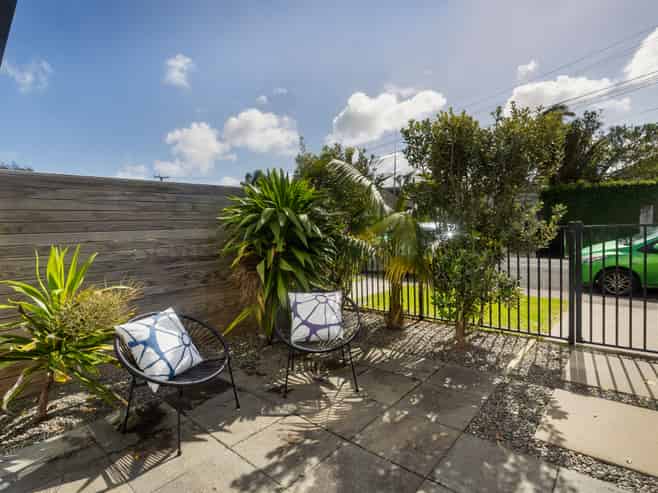 2C Stokes Avenue, Te Atatu Peninsula
