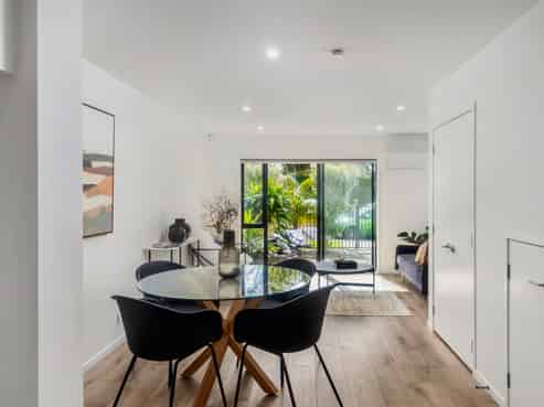 2C Stokes Avenue, Te Atatu Peninsula