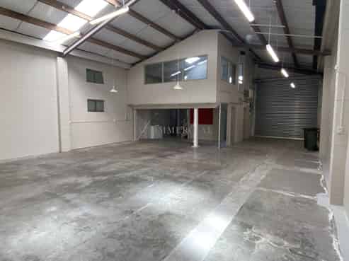 Industrial + Parking - Close to CBD!