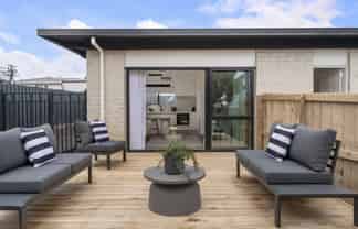 1/10 Statesman Street, Henderson