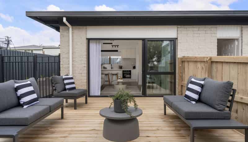 1/10 Statesman Street, Henderson