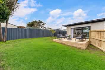 1/10 Statesman Street, Henderson