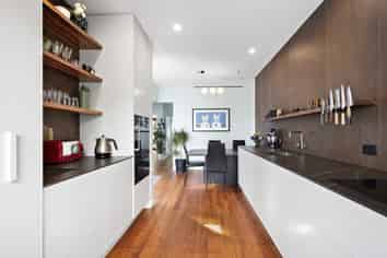 6 Kowhai Street, Eastbourne