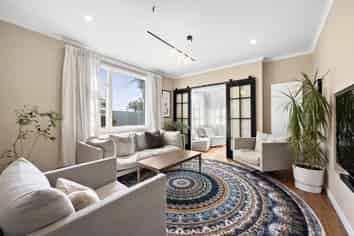 6 Kowhai Street, Eastbourne