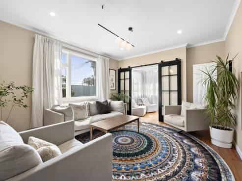 6 Kowhai Street, Eastbourne