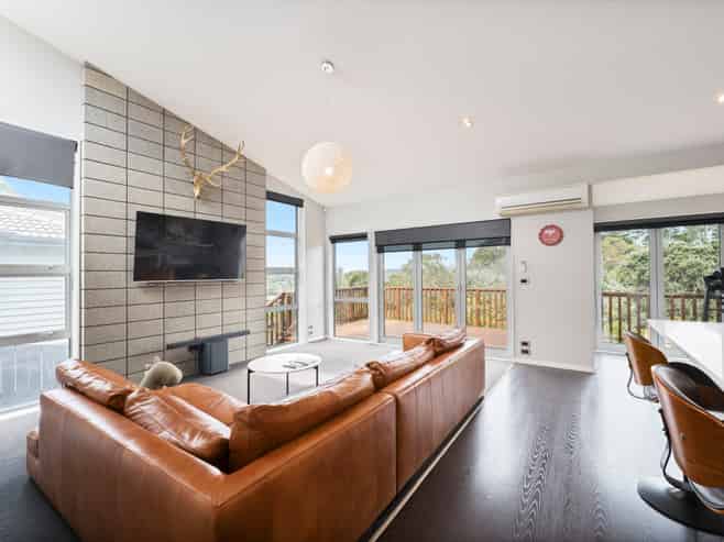 94 Lake Panorama Drive, Henderson