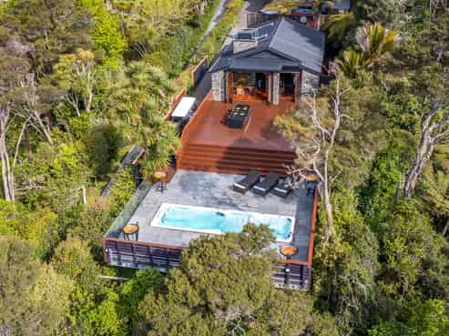  Maison Blanc Lodge, Kohu Road, Titirangi