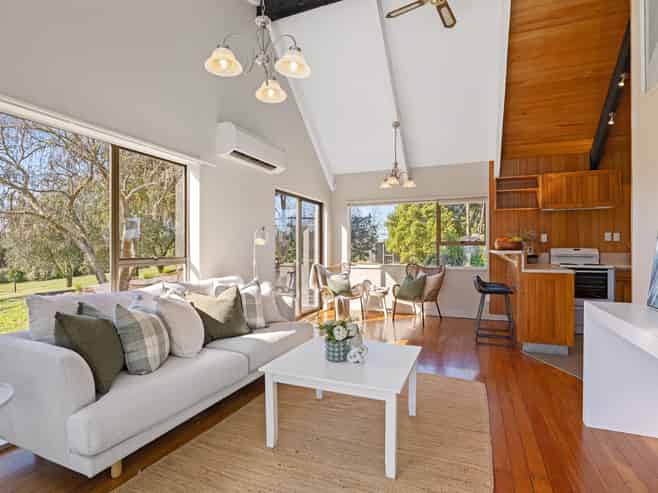 915 Weedons Ross Road, West Melton