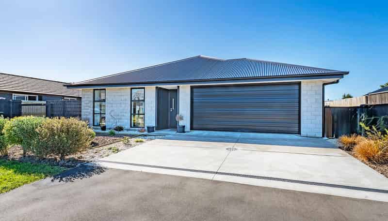 19 Stormlea Drive, SOUTHBRIDGE