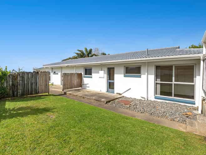 1/587 Glenfield Road, Glenfield