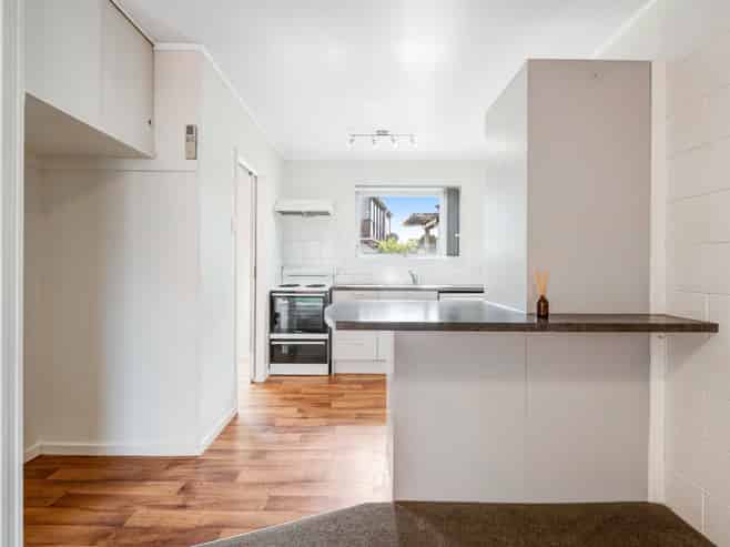 1/587 Glenfield Road, Glenfield