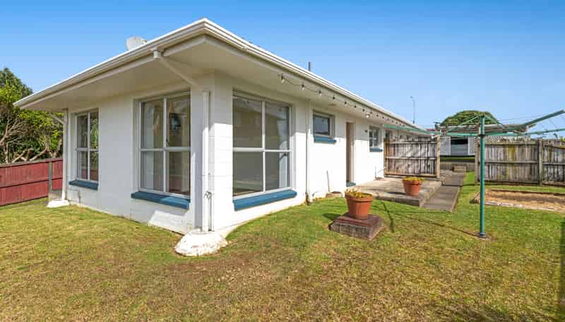 2/587 Glenfield Road, Glenfield