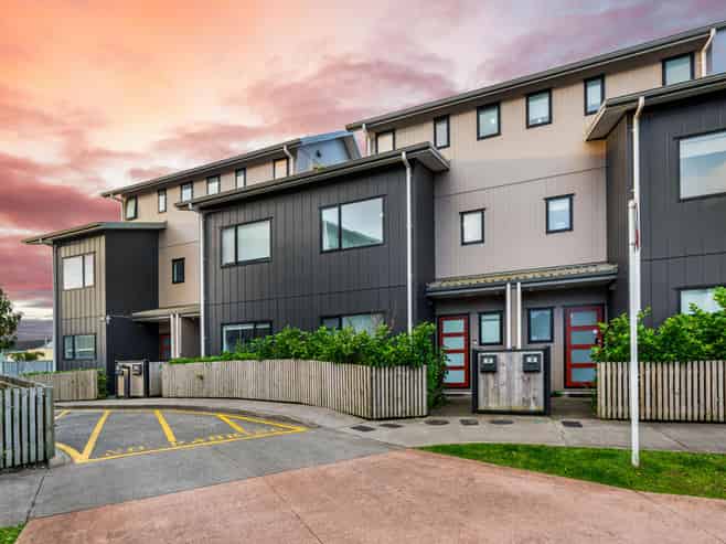 37 Eileen Newey Place, Henderson