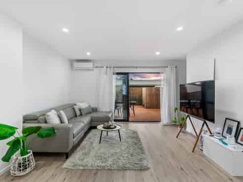 37 Eileen Newey Place, Henderson