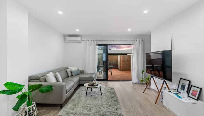 37 Eileen Newey Place, Henderson
