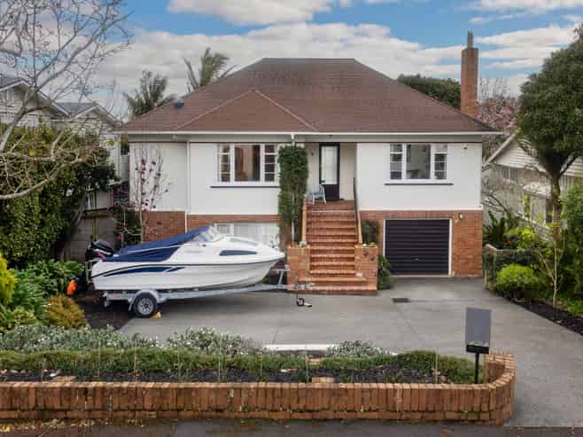 9 Ferner Avenue, Mount Albert