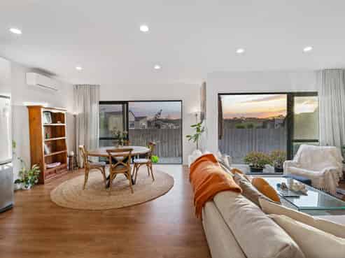 120 Waekahu Road, Westgate