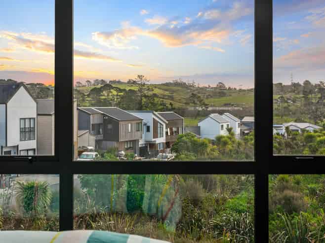 120 Waekahu Road, Westgate