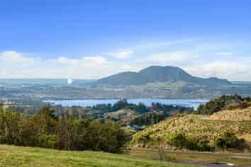 150 Highland Drive, Acacia Bay