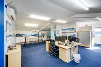 Modern Office in Prime Industrial Location
