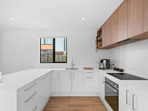 6/130 Holly Road, Saint Albans