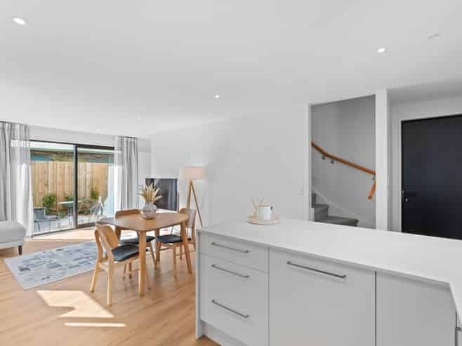 6/130 Holly Road, Saint Albans