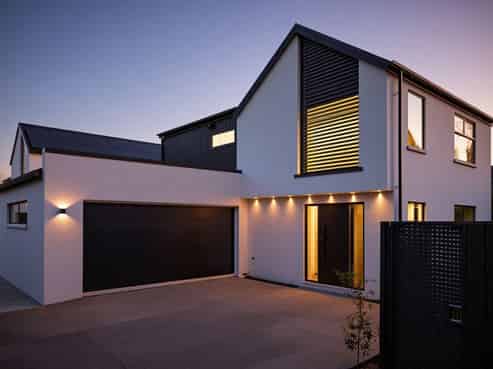 2/17 Hewitts Road, Merivale