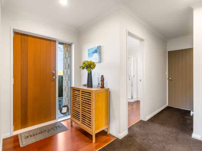 24 Sretlaw Place, Brockville