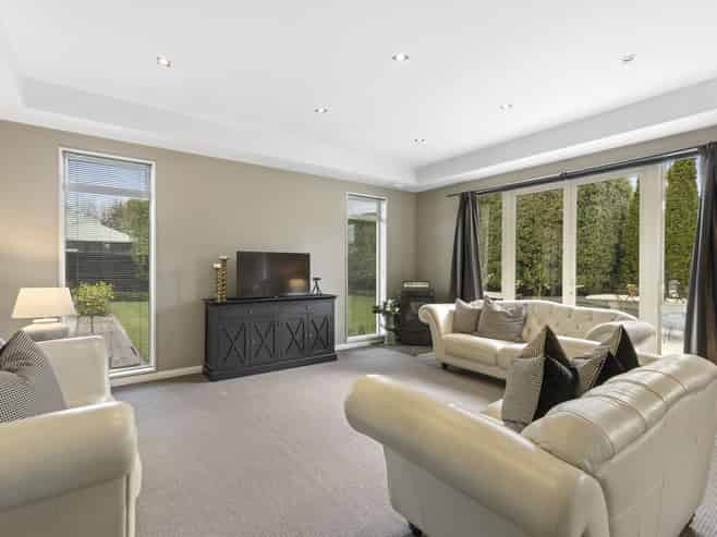 68 Willowview Drive, Redwood