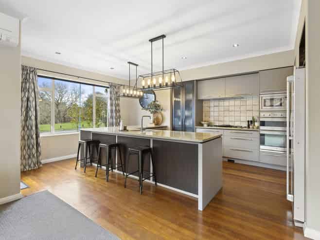 68 Willowview Drive, Redwood