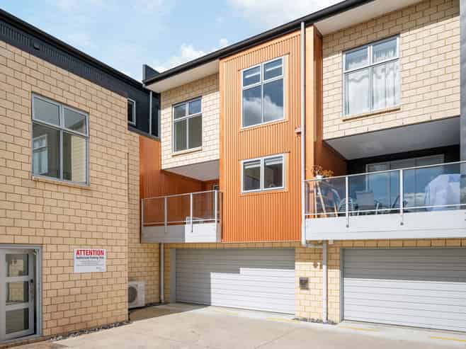 5/7 Vialou Street, Hamilton Central