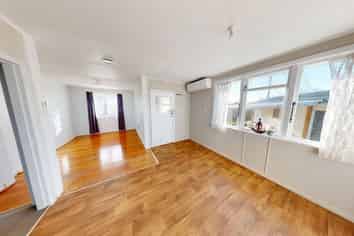 33 Holland Crescent, Bulls