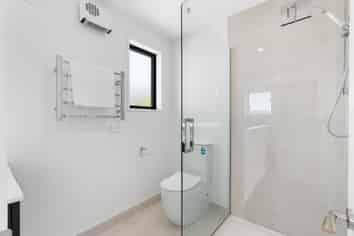4/5 Clarence Street South, Addington