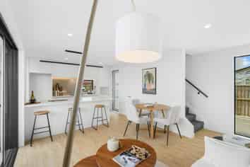 4/5 Clarence Street South, Addington