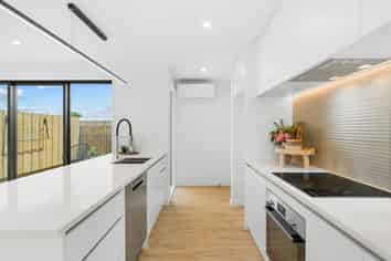 4/5 Clarence Street South, Addington