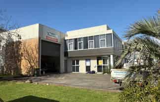 Prime warehousing location, call now!